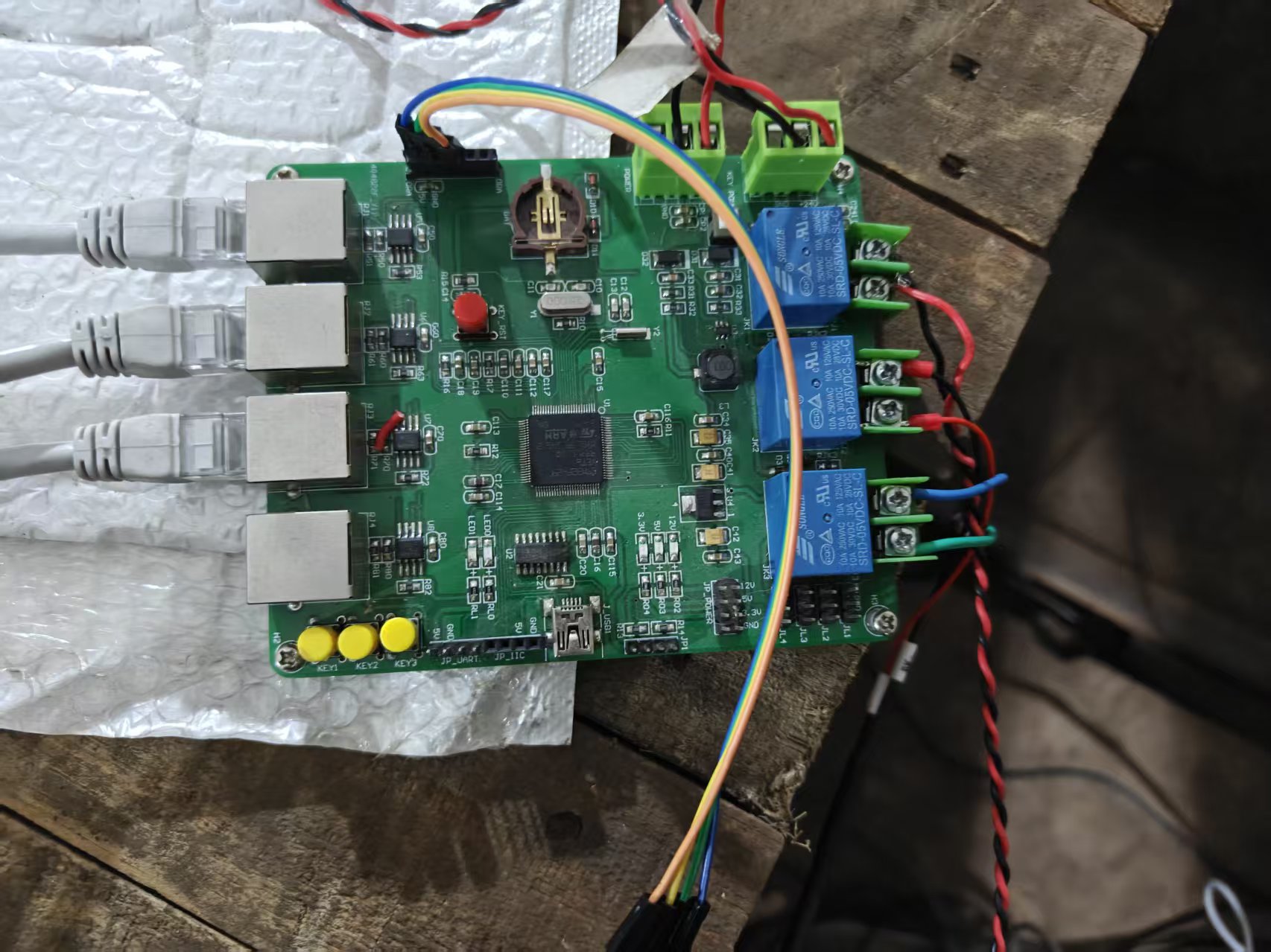 下位机主控板:STM32F429 + 多路 RS485(RJ45 座)与继电器输出
